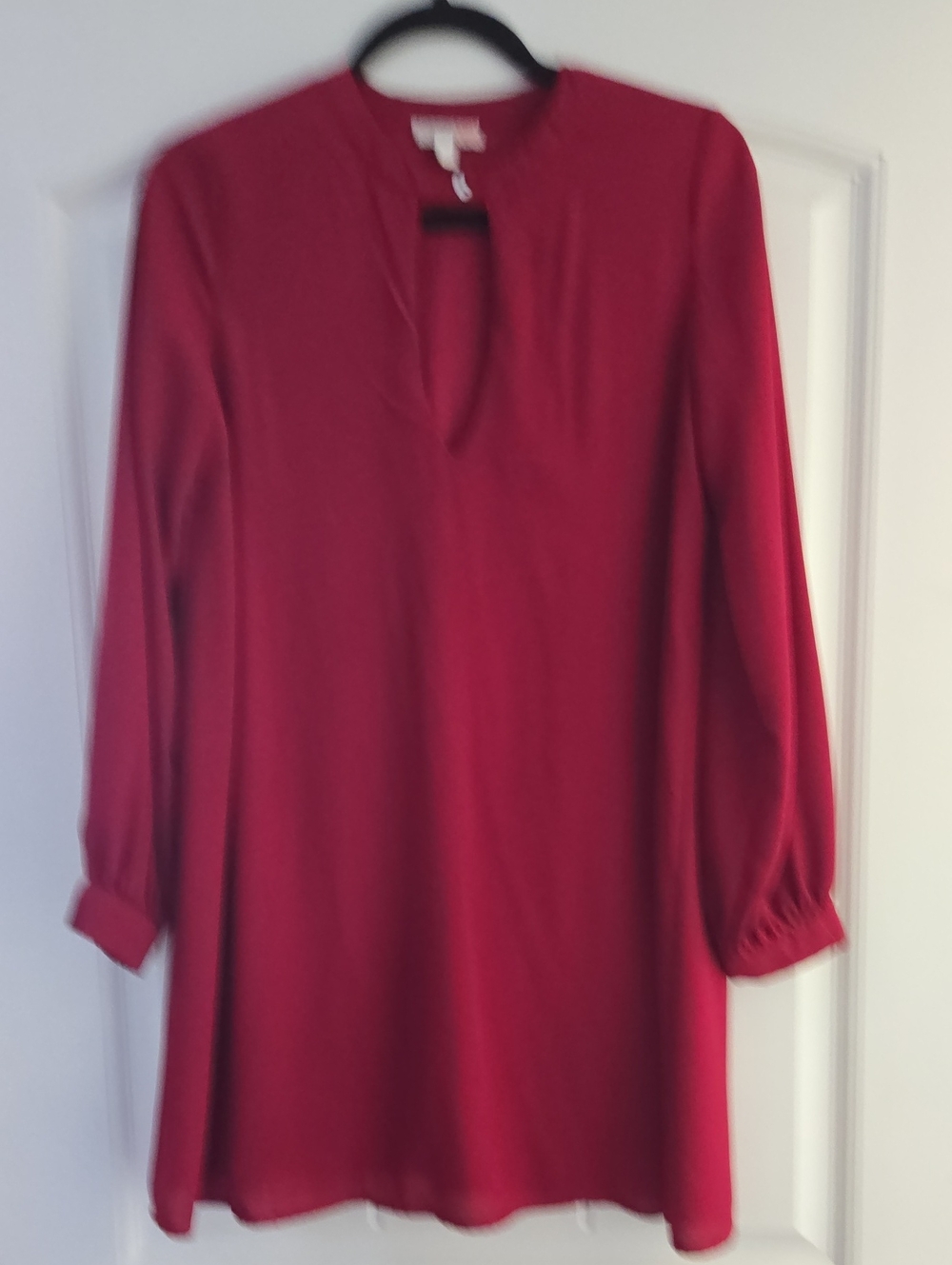 Gianni Bini Cranberry Long-Sleeve Keyhole Shift Dress